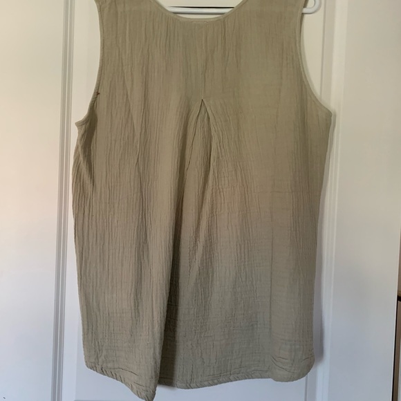 Shannon Pessaro XL for 2 tops - Picture 4 of 11